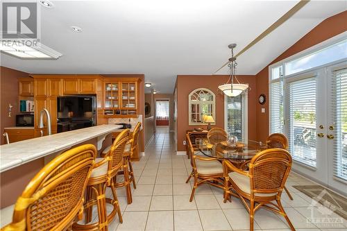 6923 Lakes Park Drive, Greely, ON - Indoor Photo Showing Dining Room