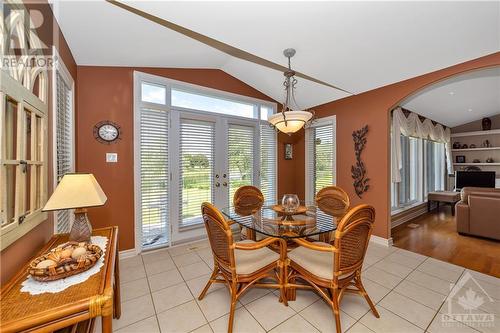 6923 Lakes Park Drive, Greely, ON - Indoor Photo Showing Dining Room