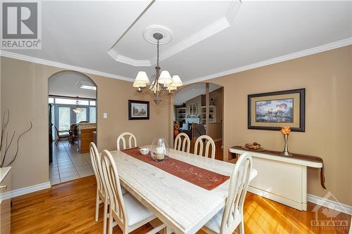 6923 Lakes Park Drive, Greely, ON - Indoor Photo Showing Dining Room