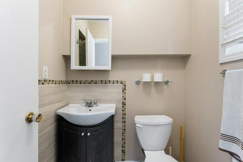 61 Napoli Drive, Hamilton, ON - Indoor Photo Showing Bathroom