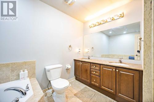 37 - 8900 Bathurst Street, Vaughan (Patterson), ON - Indoor Photo Showing Bathroom