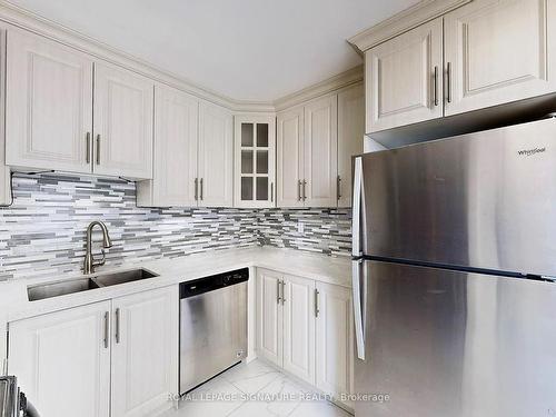 E26-288 Mill Rd, Toronto, ON - Indoor Photo Showing Kitchen With Double Sink With Upgraded Kitchen