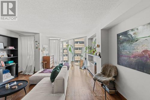 1006 - 705 King Street W, Toronto, ON - Indoor Photo Showing Living Room