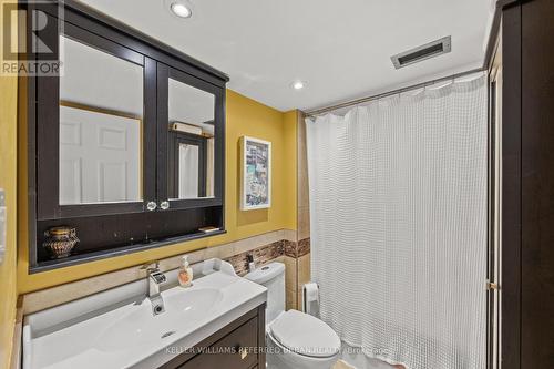 1006 - 705 King Street W, Toronto (Niagara), ON - Indoor Photo Showing Bathroom