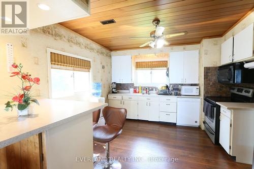 745 Harbour Street, Innisfil (Lefroy), ON - Indoor Photo Showing Kitchen