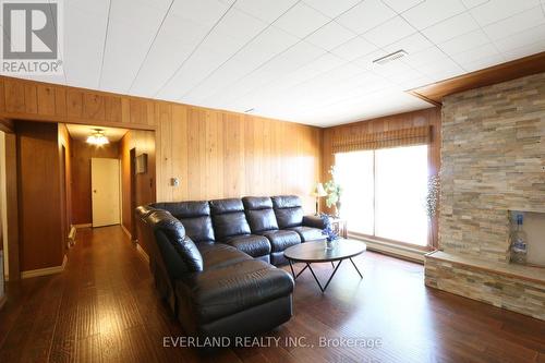 745 Harbour Street, Innisfil (Lefroy), ON - Indoor Photo Showing Living Room With Fireplace