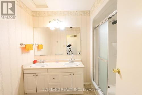 745 Harbour Street, Innisfil (Lefroy), ON - Indoor Photo Showing Bathroom