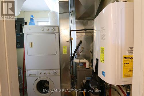 745 Harbour Street, Innisfil (Lefroy), ON - Indoor Photo Showing Laundry Room