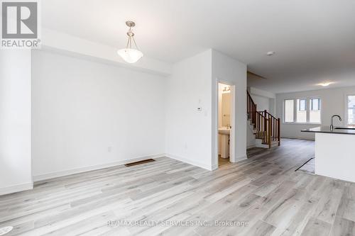 61 Red Maple Lane, Barrie (Innis-Shore), ON - Indoor Photo Showing Other Room