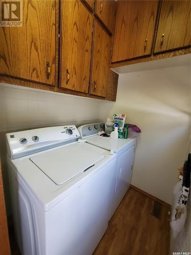 902 Francis Street, Grenfell, SK - Indoor Photo Showing Laundry Room