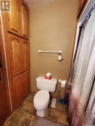 902 Francis Street, Grenfell, SK - Indoor Photo Showing Bathroom