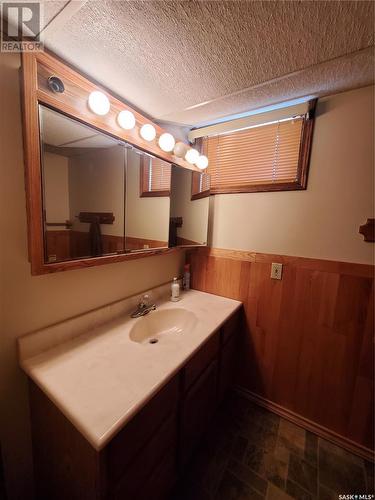 902 Francis Street, Grenfell, SK - Indoor Photo Showing Bathroom