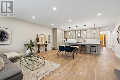 21 Taliesin Trail, Welland, ON - Indoor Photo Showing Living Room