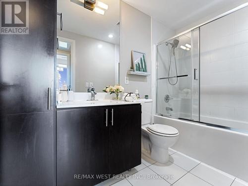 806 - 181 Wynford Drive W, Toronto (Banbury-Don Mills), ON - Indoor Photo Showing Bathroom