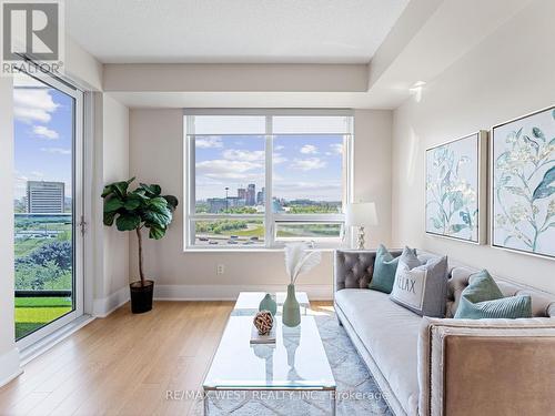 806 - 181 Wynford Drive W, Toronto (Banbury-Don Mills), ON - Indoor Photo Showing Living Room