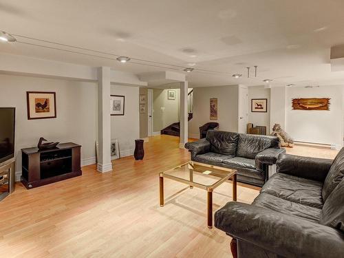 Salle de jeux - 87 Av. Henley, Mont-Royal, QC - Indoor Photo Showing Living Room