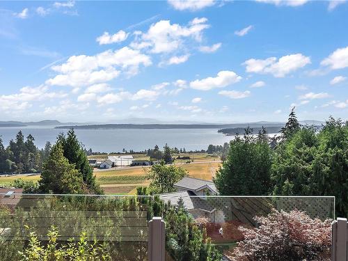 8760 Beaumaris Pl, North Saanich, BC 