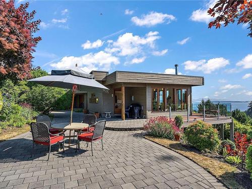 8760 Beaumaris Pl, North Saanich, BC 