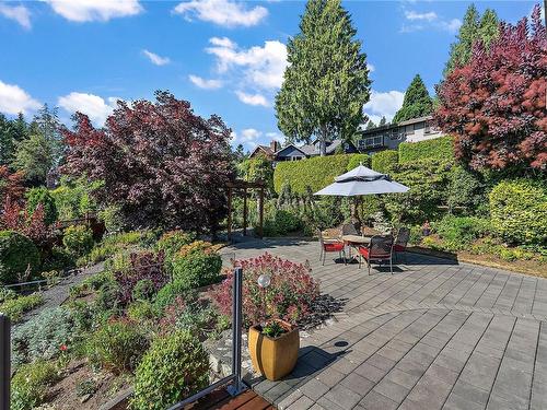 8760 Beaumaris Pl, North Saanich, BC 