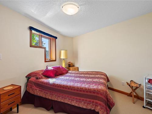 8760 Beaumaris Pl, North Saanich, BC 