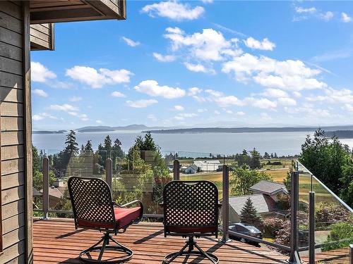 8760 Beaumaris Pl, North Saanich, BC 