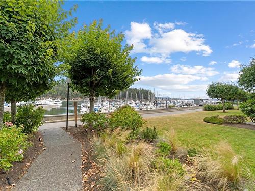 301-572 Stewart Ave, Nanaimo, BC - Outdoor With View