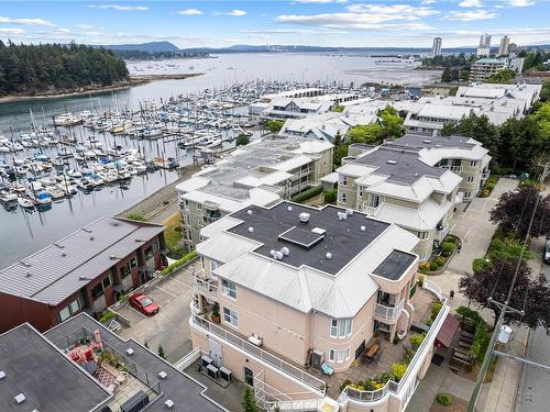 301-572 Stewart Ave, Nanaimo, BC - Outdoor With View