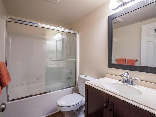 401-4724 Uplands Dr, Nanaimo, BC - Indoor Photo Showing Bathroom