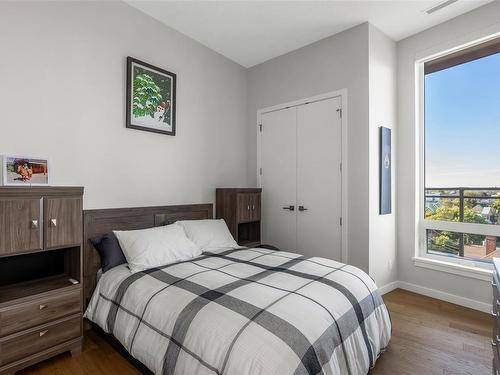 601-1201 Fort St, Victoria, BC - Indoor Photo Showing Bedroom