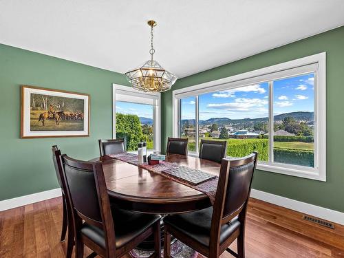 3464 Navatanee Drive, Kamloops, BC - Indoor Photo Showing Dining Room