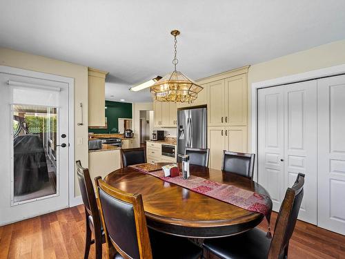 3464 Navatanee Drive, Kamloops, BC - Indoor Photo Showing Dining Room