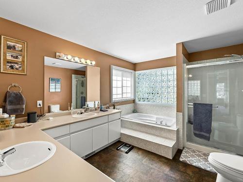 3464 Navatanee Drive, Kamloops, BC - Indoor Photo Showing Bathroom