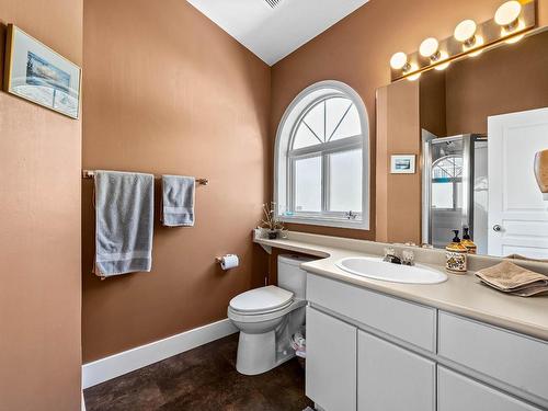 3464 Navatanee Drive, Kamloops, BC - Indoor Photo Showing Bathroom