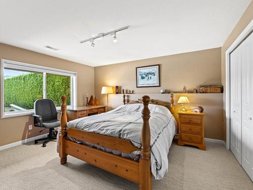 3464 Navatanee Drive, Kamloops, BC - Indoor Photo Showing Bedroom