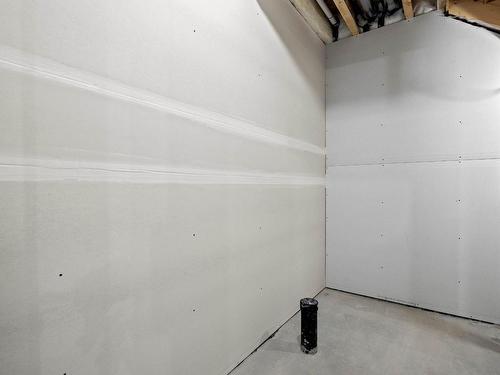 121-2045 Stagecoach Drive, Kamloops, BC - Indoor Photo Showing Garage