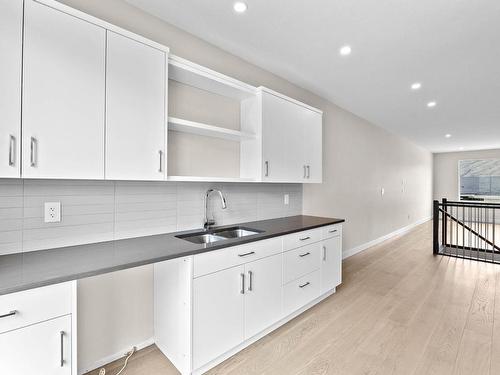 121-2045 Stagecoach Drive, Kamloops, BC - Indoor Photo Showing Kitchen With Double Sink