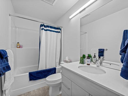 201-1880 Hugh Allan Drive, Kamloops, BC - Indoor Photo Showing Bathroom