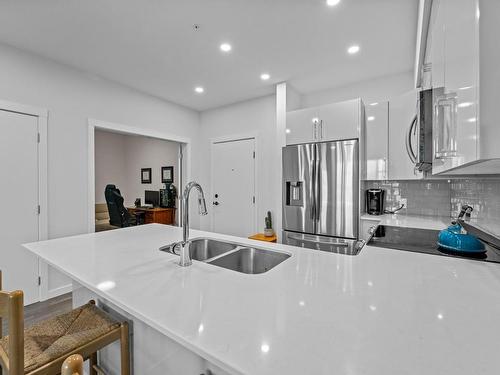 201-1880 Hugh Allan Drive, Kamloops, BC - Indoor Photo Showing Kitchen With Double Sink With Upgraded Kitchen