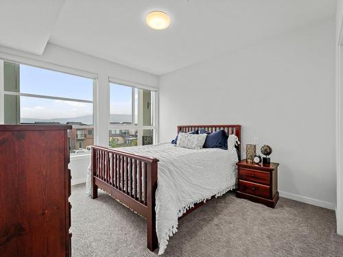 201-1880 Hugh Allan Drive, Kamloops, BC - Indoor Photo Showing Bedroom