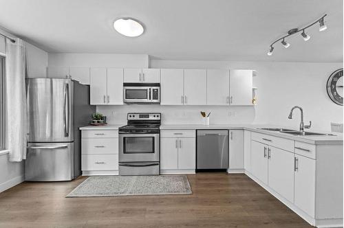 7-1110 Hugh Allan Drive, Kamloops, BC - Indoor Photo Showing Kitchen With Stainless Steel Kitchen With Double Sink