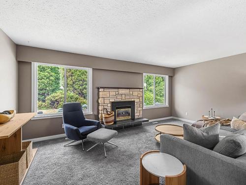 1503 Cascade Street, Kamloops, BC - Indoor Photo Showing Living Room With Fireplace