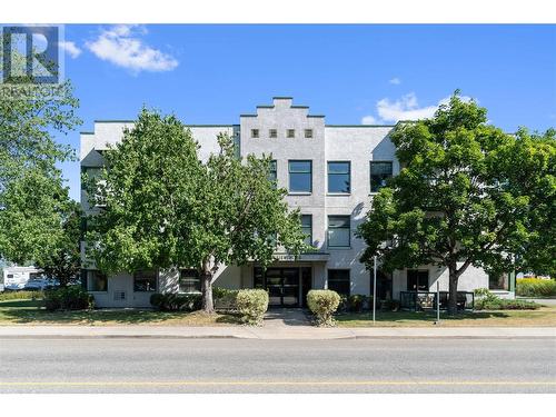 851 5 Avenue Sw Unit# 303, Salmon Arm, BC - Outdoor With Facade