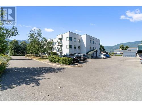 851 5 Avenue Sw Unit# 303, Salmon Arm, BC - Outdoor