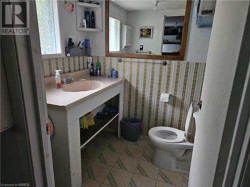 3554 Highway 630, Mattawa, ON - Indoor Photo Showing Bathroom