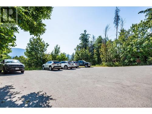 607 12Th Street, Castlegar, BC - Outdoor