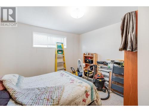 607 12Th  Street, Castlegar, BC - Indoor Photo Showing Bedroom