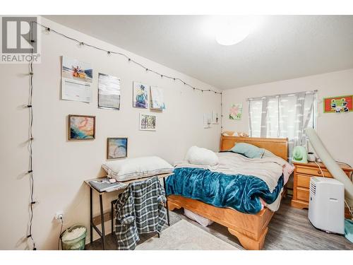 607 12Th Street, Castlegar, BC - Indoor Photo Showing Bedroom