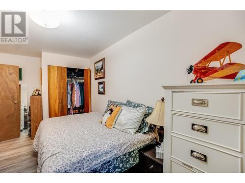 607 12Th Street, Castlegar, BC - Indoor Photo Showing Bedroom