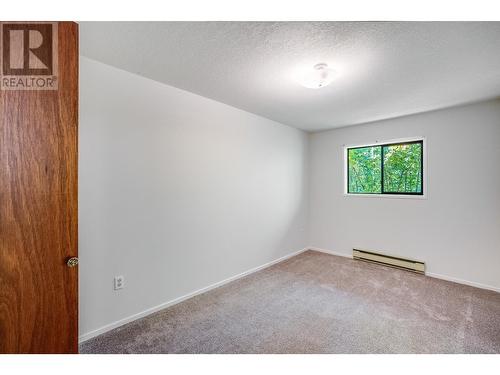 607 12Th  Street, Castlegar, BC - Indoor Photo Showing Other Room