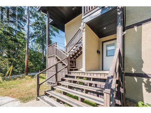 607 12Th Street, Castlegar, BC - Outdoor